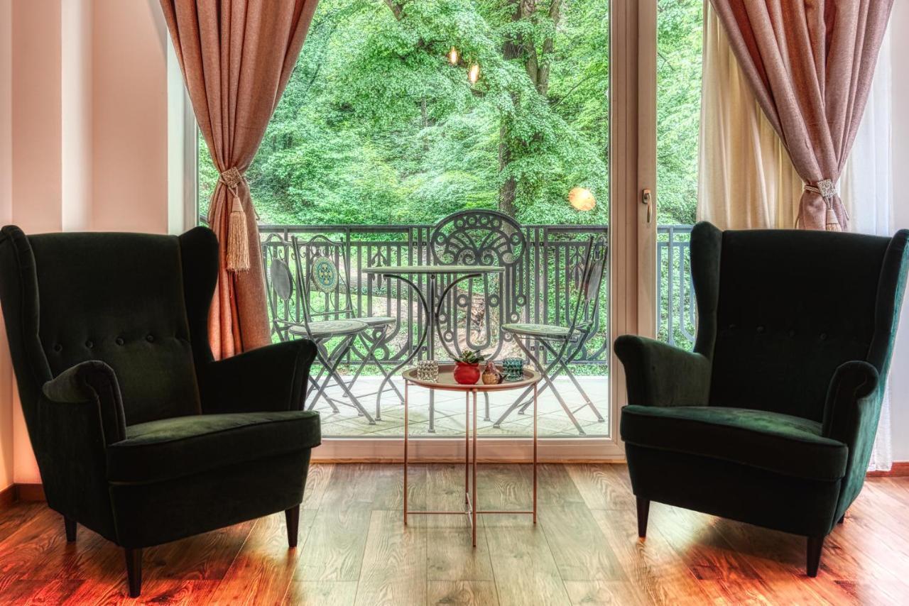 Nature Apartment - Minutes Away From The Old Town And Afi Mall Брашов Экстерьер фото