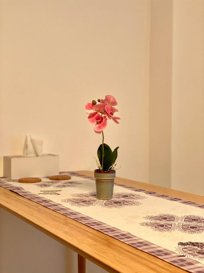 Nature Apartment - Minutes Away From The Old Town And Afi Mall Брашов Экстерьер фото