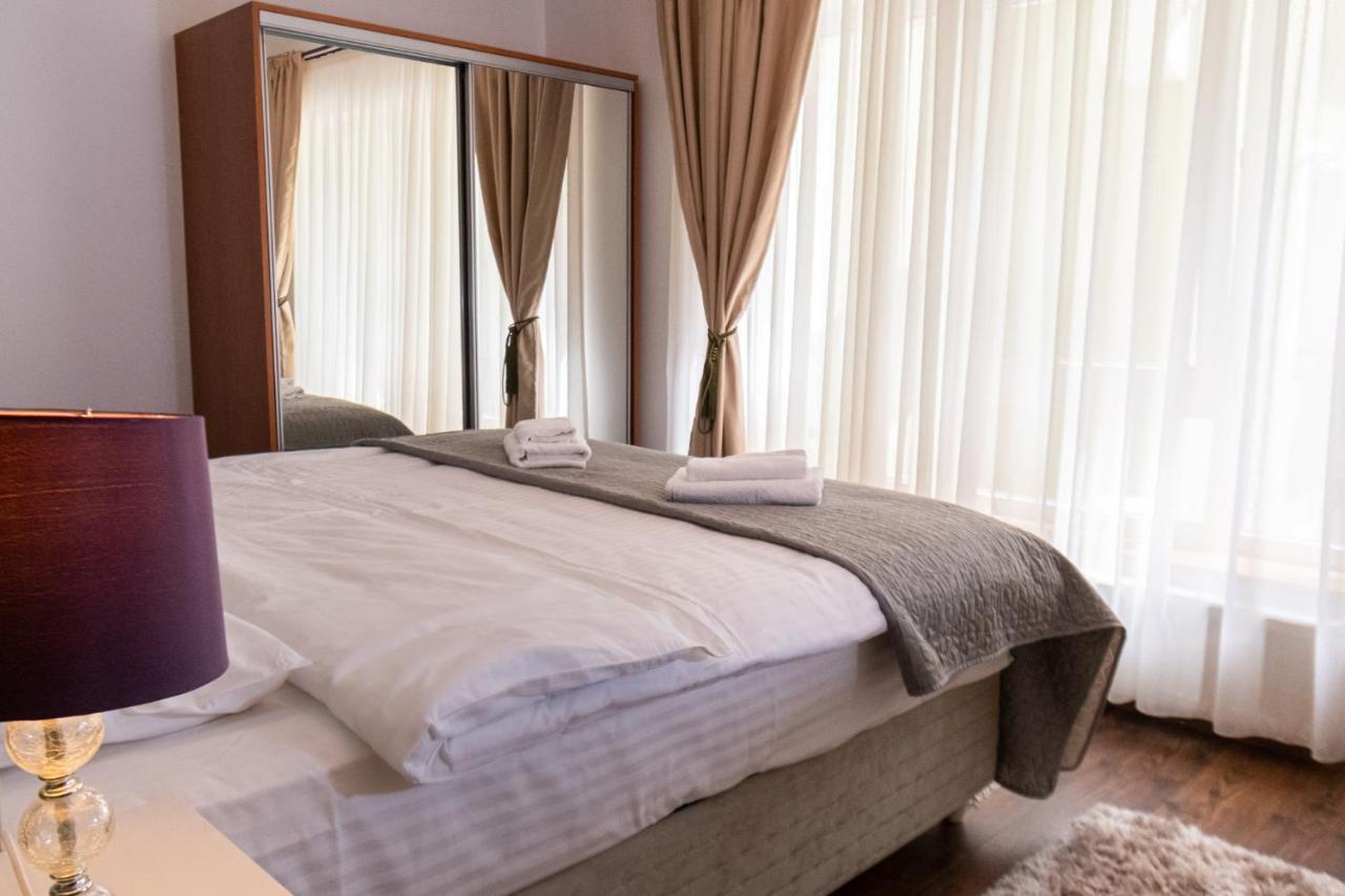 Nature Apartment - Minutes Away From The Old Town And Afi Mall Брашов Экстерьер фото