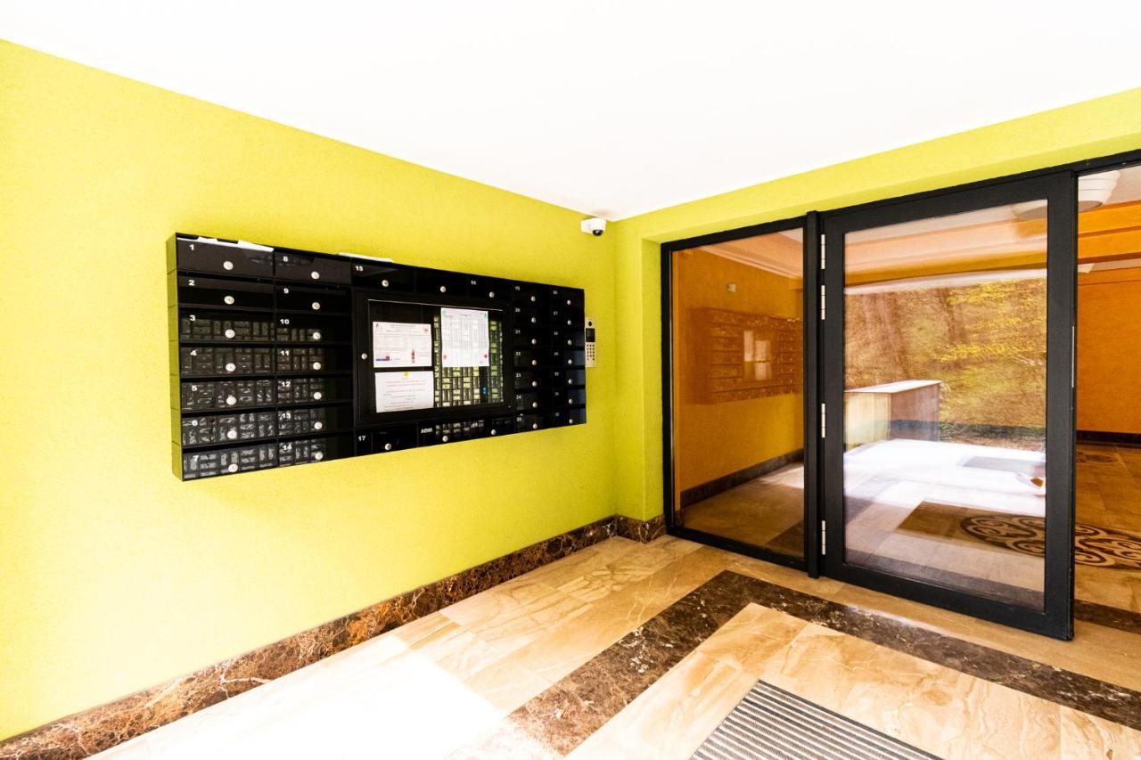 Nature Apartment - Minutes Away From The Old Town And Afi Mall Брашов Экстерьер фото